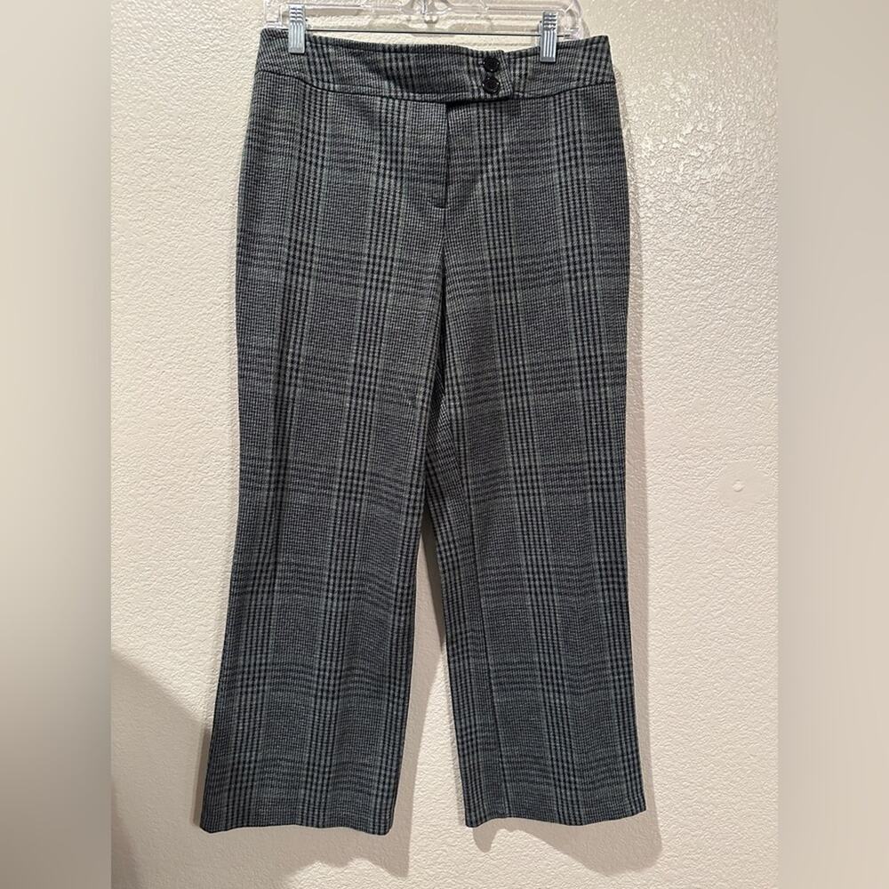 New York and Company Stretch plaid print pedal pusher trousers sz L